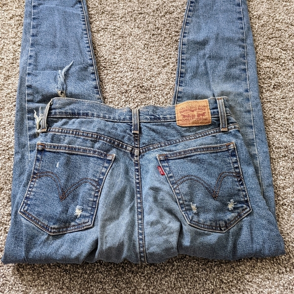 Levi Wedgie Skinny Jeans - Picture 7 of 7